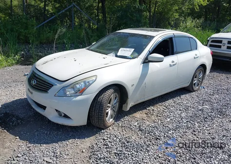 2015 Infiniti Q40 z USA, uszkodzony, nr VIN JN1CV6AR0FM650403